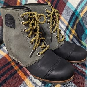 Sorel 964 PDX Wedge Booties